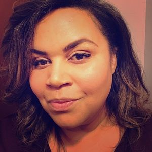 Meet your Posher, Karis